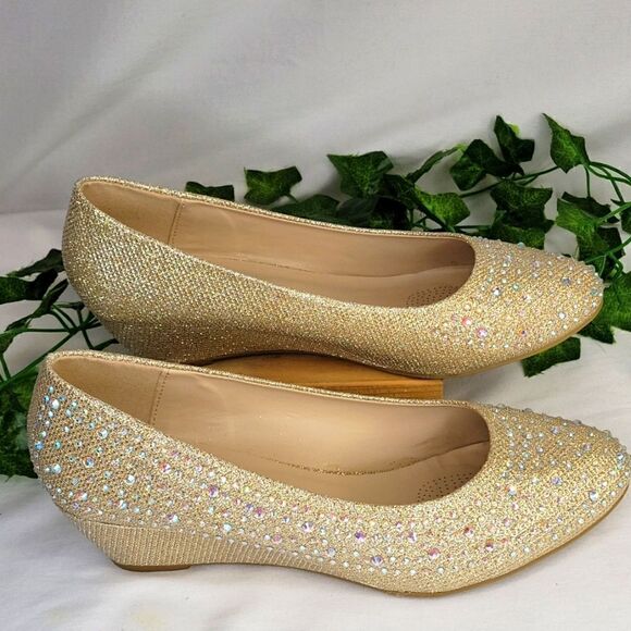 Forever. Amazon Purchase. Champagne/Gold Rhinestones. Wedge. Size 8.5. NWOT - Picture 2 of 10